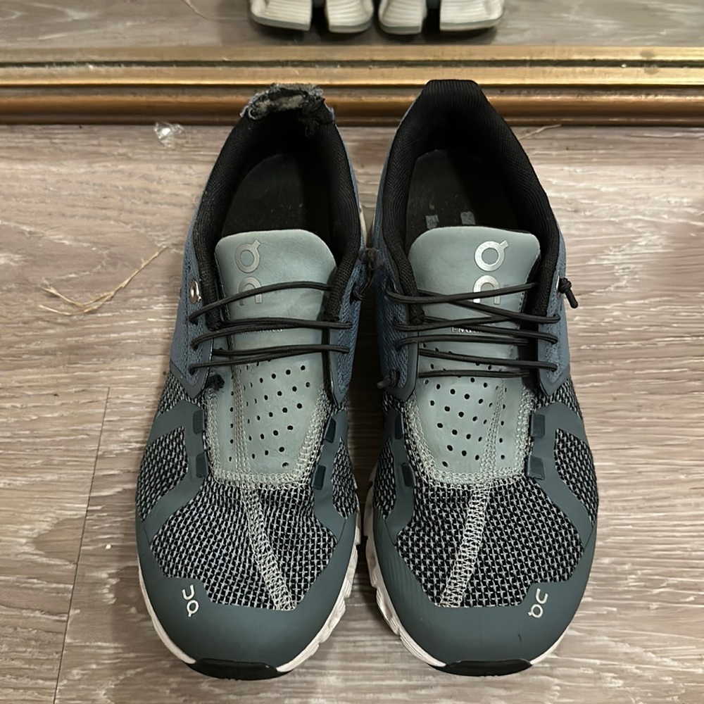 on clouds size 6